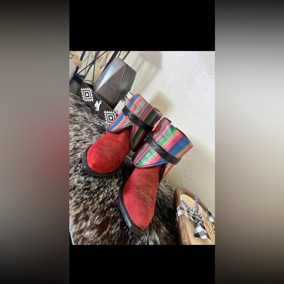 Canty Boots - Picture 2 of 3